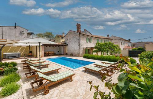 Villa Katja near Pula with whirlpool only 3 km from the beach - Foto 1