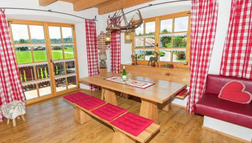 Quaint Holiday Home in Feldwies near Ski Area - Foto 5