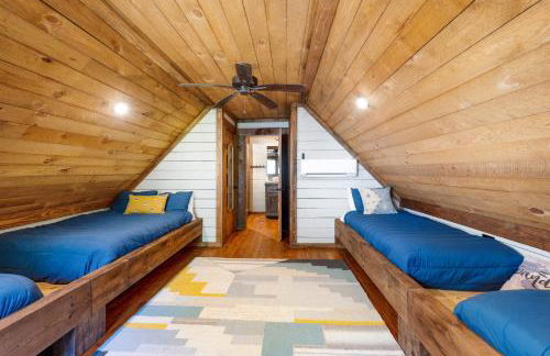 Copperline Lodge - Luxury Creekside Retreat - Creekside Views, Hot Tub, Game Room, Outdoor Fireplaces, Chef Kitchen, Fire Pit - - Foto 59