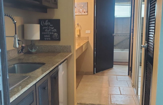 EliMar Bay View Apt - Photo 13