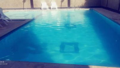 FLATS na Praia do Rio Âmbar, 40 m da praia, com 60 m2, cozinha completa, 2 quartos com ar condicionado, acomoda 8 pessoas, piscinas, área de lazer, WIFI, caseiro, ambiente familiar. - Foto 2