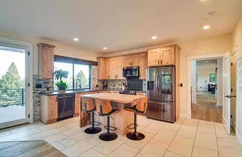 Great for Gatherings! Evergreen Getaway with Hot Tub - Foto 4