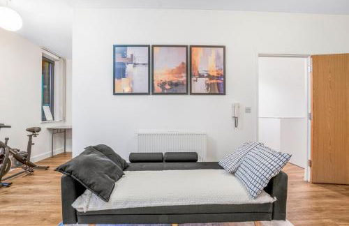 Modern 3-Bed Penthouse with Terrace & Gym, Near Canary Wharf, Weekly deals - Foto 19