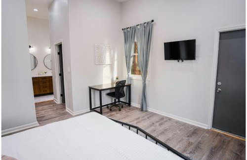 Magnificent 4BR Near Famous Riverwalk and Downtown - Foto 20