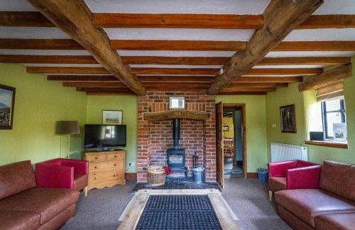 School House, cosy cottage for 12 with hot tub in the Peak District - Photo 63