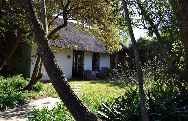 Charming Yellowwood Cottage for 2 People in Spacious Garden! - Foto 9