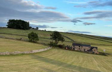 Thors Cave Cabin, Peak District - Photo 34
