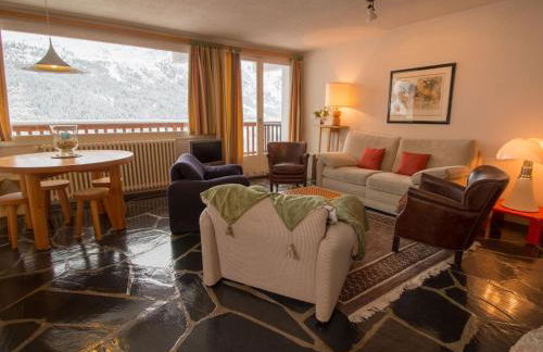 Appartement lumineux proche pistes avec balcon et Wi-Fi - FR-1-688-47 - Foto 1