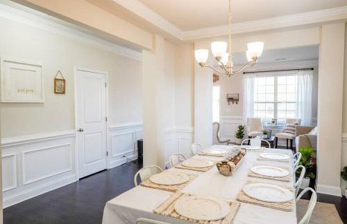 The Grand 5BR Retreat --15 mins to Greenville - Foto 30