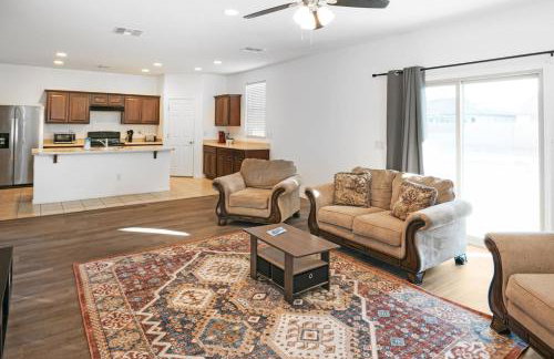 4 Bedroom Desert Oasis Large Yard Sleeps 8 - Foto 1