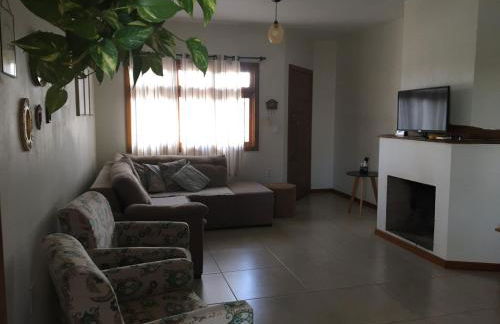 Casa até 6 pessoas, 4 colchoes, 1 cama queen, 2 banheiros - Foto 8