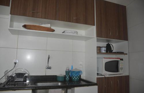 Dois quartos Cozinha completa Wi Fi Self check in com senha Central e perto de tudo a 4,4Km da Rodoviária e 15,4 km do Aeroporto Apartamento 301 - Foto 21