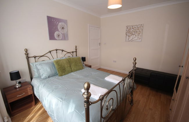 Deane House - Photo 3