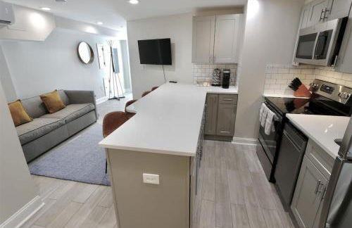 Darling Apartment in Capitol Hill - TWO min to Metro - Foto 2