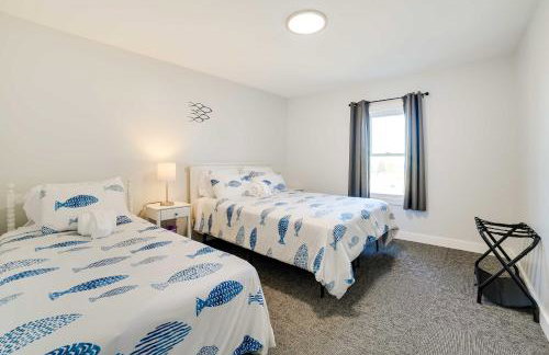 Dom Rodzinny Lakeview Getaway - Walk to Lake Huron - Photo 22