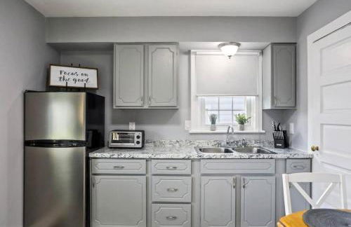 Patty's Place - Private and Convenient EV-Friendly Apartment near Downtown - Foto 12