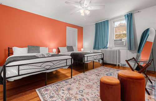 Charming 4BR Retreat in Arlington Sleeps 12 NearDC - Foto 14