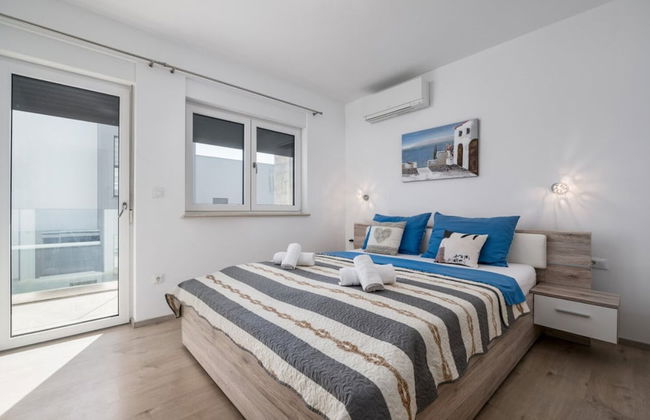 Paula - With Pool - H - Photo 9