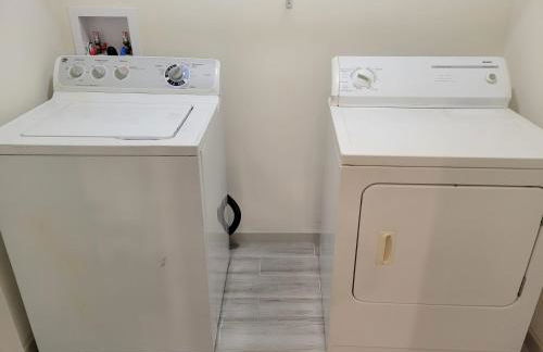 Westside Charmer - 10 min from Downtown - Foto 17