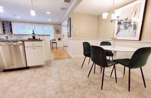 Peaceful 2BR near US Route 1 and Boston - Photo 16