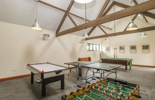 Corner Barn - Photo 24