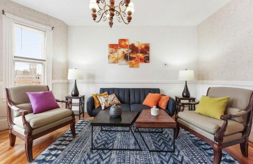 Charming New England style apartment 6 miles to downtown Boston, 4 miles to Logan airport - Photo 1