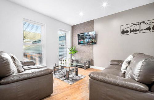 Stylish 2 Bedroom Flat in Birmingham JQ, Sleeps 6, Free WIFI and Secure Parking - Foto 1