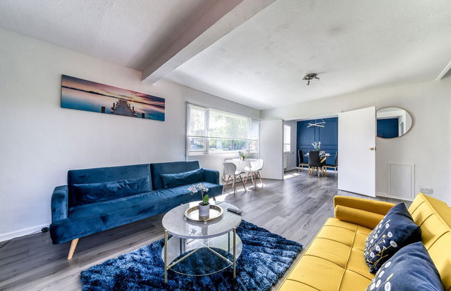 Contemporary 4 Bedroom Detached House With Parking and City Links - Foto 27