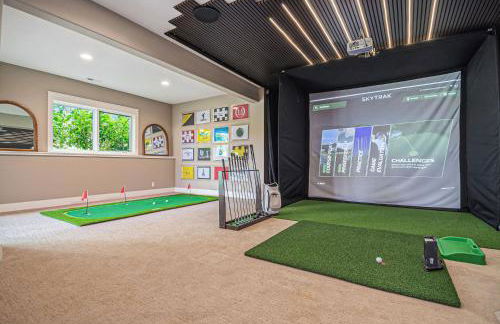 Luxury Stay with Golf Simulator and 3 King Bedrooms - Foto 1