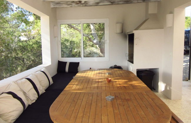 Villa in Cala Tarida With Private Pool & Sea View - Photo 17