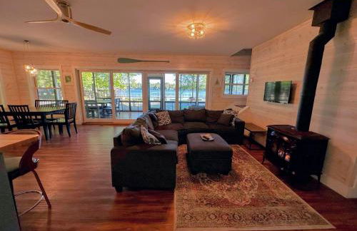 91WR Lake vibes and views at this waterfront home in the the White Mountains! Rest, relax, explore! - Foto 9