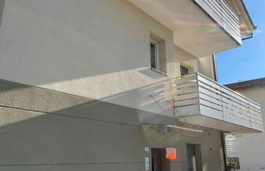 Appartamento luminoso, giardino, vista Dolomiti. - Foto 40