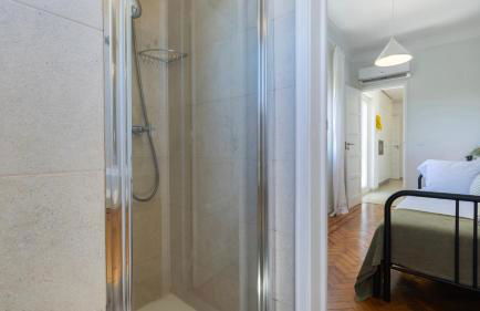 Charming Belém 3BDR Property by LovelyStay - Photo 27