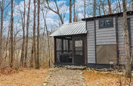 River Cabin - Fire Pit, Kayaks, Games, Dog Park - Foto 26