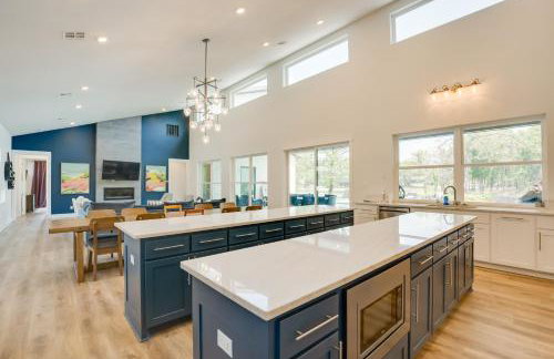 Relax Fireside! Waterfront Malakoff Home with Pool - Foto 10