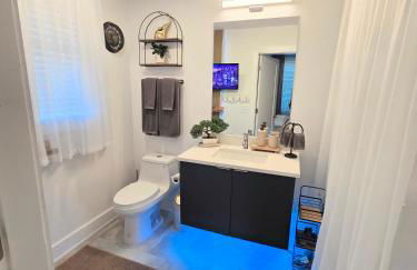 Golden Glow Style - Comfort & Central - Buckhead with Free Parking - Foto 4