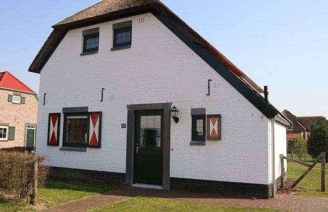 Villa With Garden in Holiday Park in Limburg - Photo 1