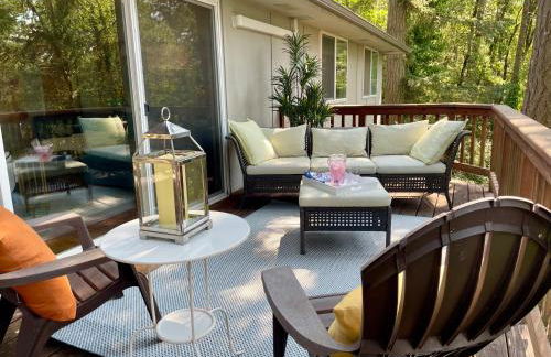 Forest Gallery- Mid-Century Modern With City Views - Photo 4