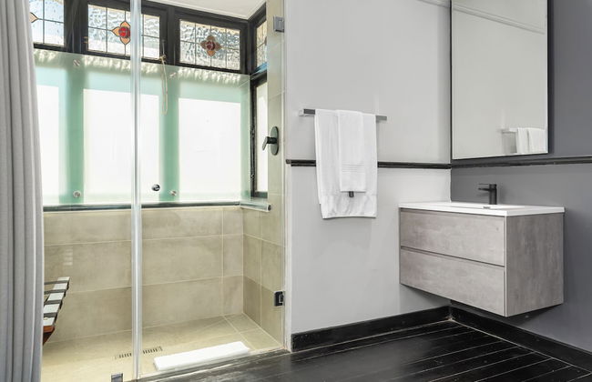 One Calais Luxury Apartments - Photo 76