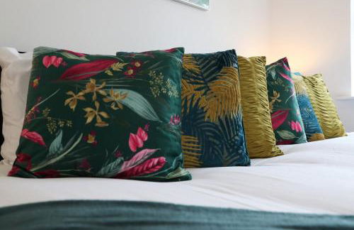 Elegant & Serene 3-BR Retreat Minutes from Heathrow Airport-London- Slough central-Legoland-Ascot-Windsor for Contractors-Families-Relocators-Businesses - Foto 72