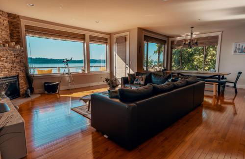 Stunning House with Views of Puget Sound! Ideal for Family Reunions - Photo 26