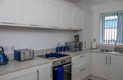 Short Stays, Free Parking, Contractors, Families - Large Home - Foto 17