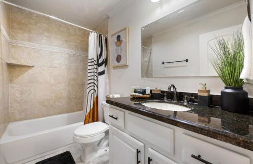 Modern Luxury Townhome in Uptown Galleria - Foto 27