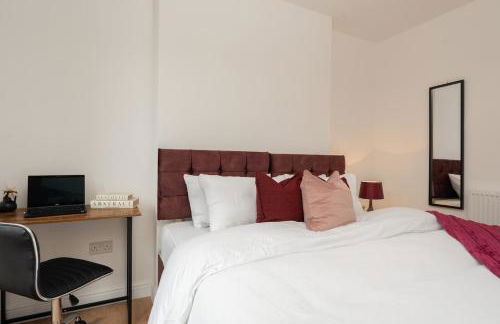 Entire 4 Bedroom house in Bootle Liverpool-Ideal for contractors, family and group-Free Parking & Free internet-Sleeps 7 - Foto 36