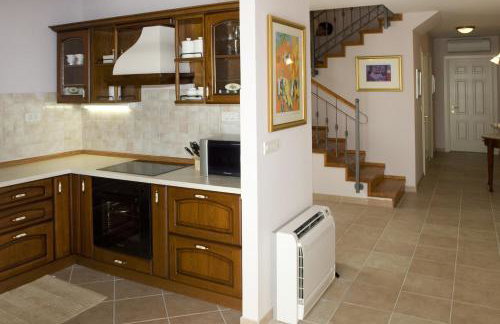 Your Family Oasis by the Sea Villa Mir Vami, heated pool - Photo 35