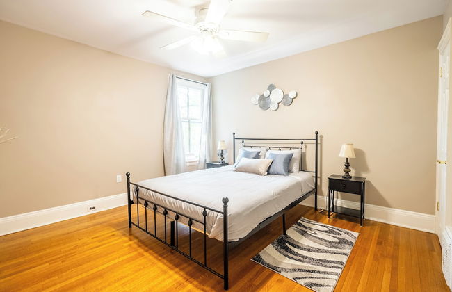 Cozy Houses in Downtown Toronto by GLOBALSTAY - Photo 4