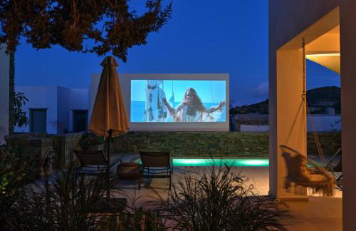 Private Luxury Scarlet beachfront villa, Molos, Paros - Photo 3