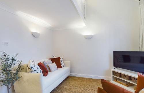 “The Sleepers Cottage” 2-6 people w/ free parking - Photo 5