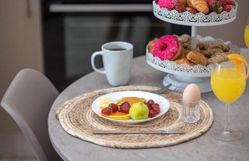 Casa EleMar Villa with Private Yard - Photo 35