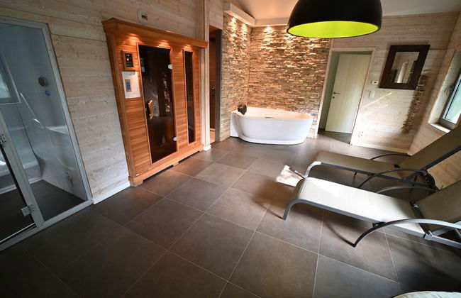 Lovely Holiday Home in Marche-en-Famenne with Hot Tub - Photo 19